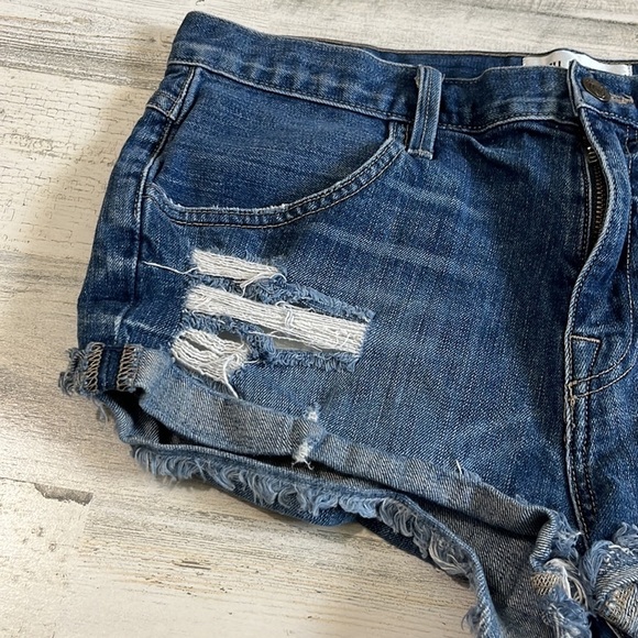 Wildfox distressed shorts size 27 - Picture 2 of 11